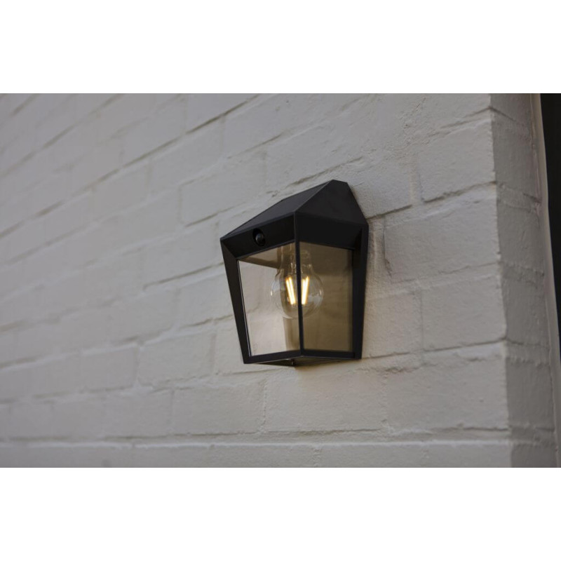 LUTEC AVONY traditional solar wall lamp with motion sensor