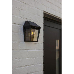 LUTEC AVONY traditional solar wall lamp with motion sensor