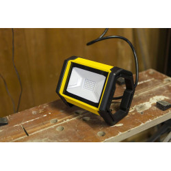 LUTEC EPTA zewnętrzna lampa robocza LED 24W 5000K 2700lm